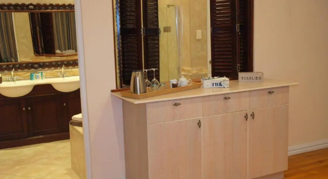 Двухместный номер Standard с видом на бассейн African Tulip Guesthouse