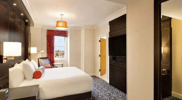 Номер Standard Hotel Saranac, Curio Collection By Hilton