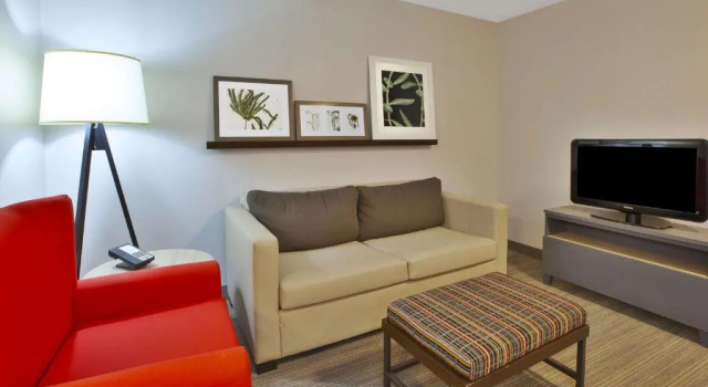 Четырёхместный люкс c 1 комнатой Country Inn & Suites by Radisson, Big Rapids, MI