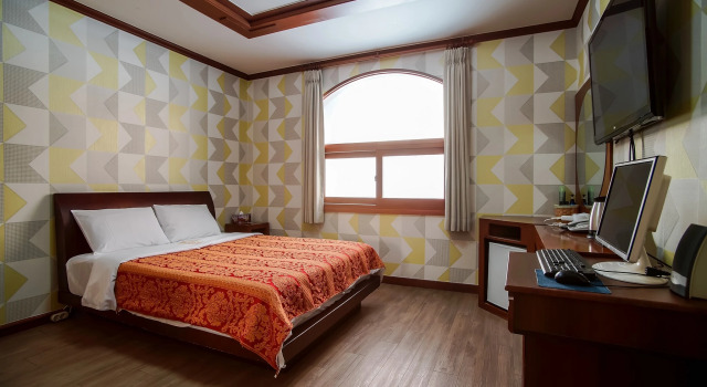Trevi Hotel