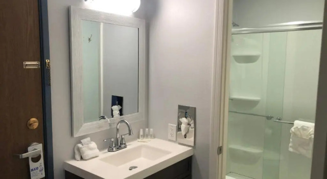 Номер Superior RiverWalk Inn