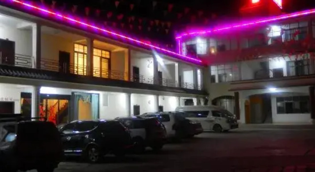 Zangyuan Hotel, Забронировать Отель Отели Шангри-Ла с парковкой, Парковка