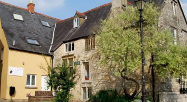 Cotswolds Valleys Accommodation-Med Hall