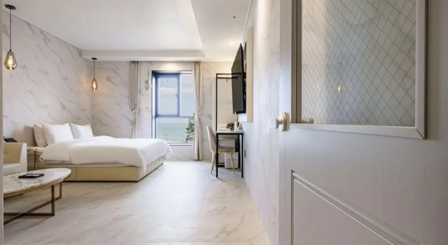 Номер Deluxe H moment Hotel songjeong