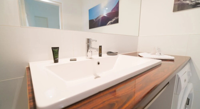 Vienna Residence Elegant Apartment for 2 Near the Famous Mariahilferst