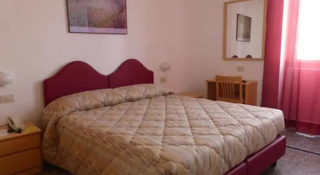 Hotel Lido, Забронировать Отель Отели Варацце 3 звезды, рядом с Туристический порт Варацце, 3*