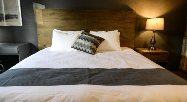 Bar-B Inn, Reservar Hotel Assiniboia Saskatchewan