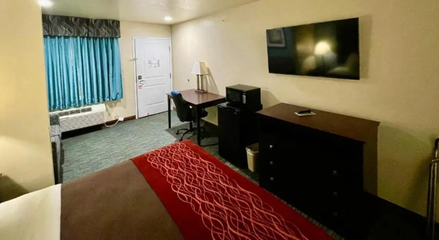 Четырёхместный номер Standard Garden Inn & Suites Little Rock
