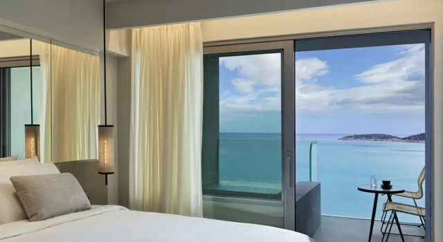Номер Deluxe с видом на море NIKO Seaside Resort MGallery
