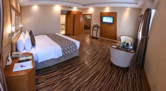 Люкс Executive Juffair Grand Hotel