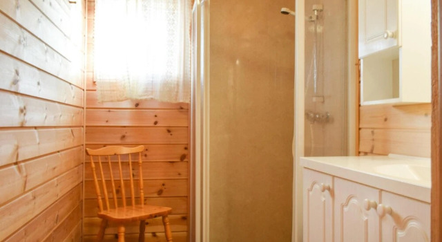4 Bedroom Beautiful Home In Lyngdal, Reserva ahora Hotel Hoteles en Southern Norway con aparcamiento, Aparcamiento