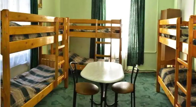 Hostel of Institute of Economics and Tourism, Забронировать Хостел Хостелы Львова, рядом с Музей древней украинской книги, Хостел