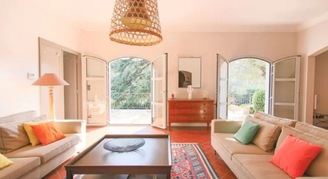 Cheerful Holiday Home in Grimaud With Private Pool, Buchen Sie Hotel Grimaud Golf von Saint-Tropez