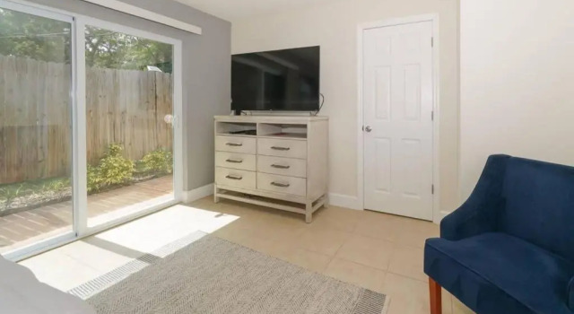Lovely Cottage - Close to Siesta, Shops & Dining