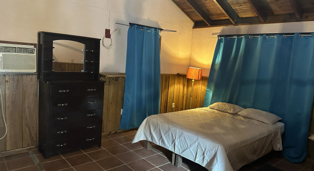 Howler House, Prenota Hotel Burrell Boom Provincia di Belize