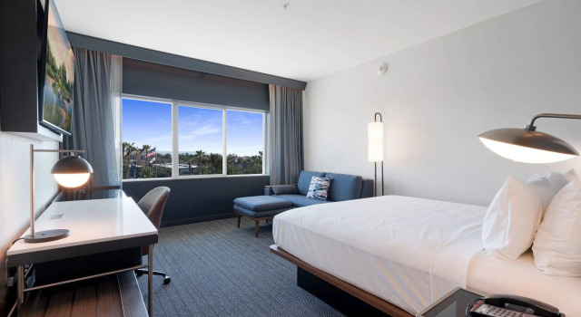 Двухместный номер Standard с видом на воду Courtyard by Marriott Marina del Rey