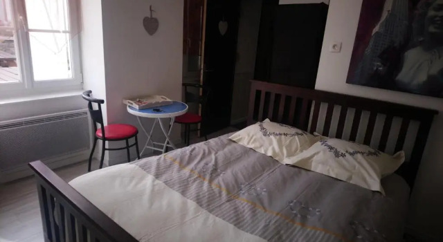 Chambre pour 2 personnes à Formigny RDC, Забронировать Апартаменты/квартира  