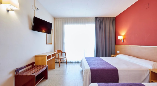 Двухместный номер Economy с балконом и с частичным видом на океан Hotel Surf Mar