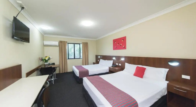 Четырёхместный номер Standard Rocky Resort Motor Inn