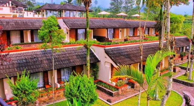 Parkside Nuansa Maninjau Resort, Rezerwuj Ośrodek wypoczynkowy Hotele 3-gwiazdkowe w Maninjau, 3*
