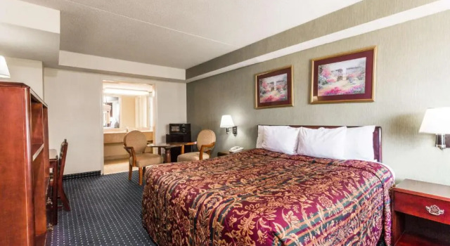 Deluxe Doppel Suite Days Inn by Wyndham Dumfries Quantico