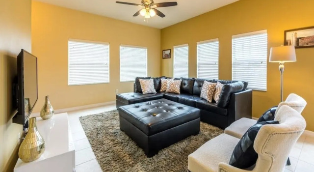 Pet Friendly & Beautifully Furnished! 4 Bedroom Home, Varaa Hotelli Kissimmee Kissimmee