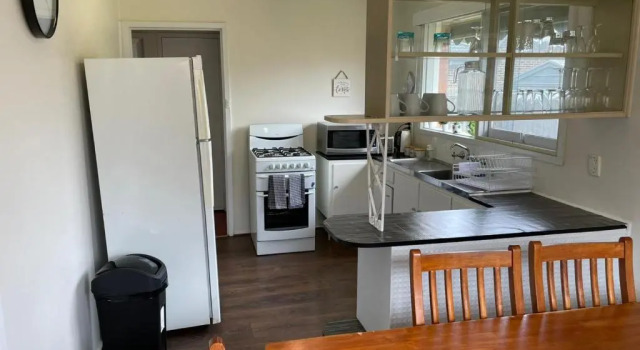 Коттедж 3 BR Family House close to Melbourne Airport