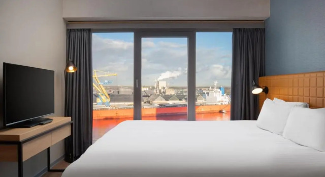 Двухместный люкс c 1 комнатой Residence Inn by Marriott Amsterdam Houthavens