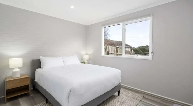 2-bed Rosebud Apartment With BBQ & Garden, Book Apartment Rosebud 