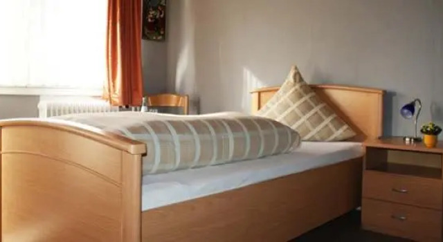 Одноместный номер Standard с балконом Gasthaus Pension Schumbert