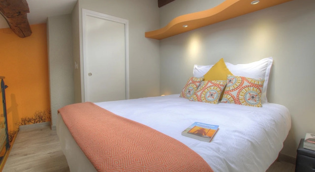 La Grange Valentin, Book Hotel Ambronay Bugey