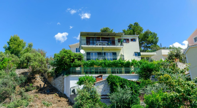 Apartment Bosiljka A1, Varaa Huoneisto Sevid Trogir Riviera