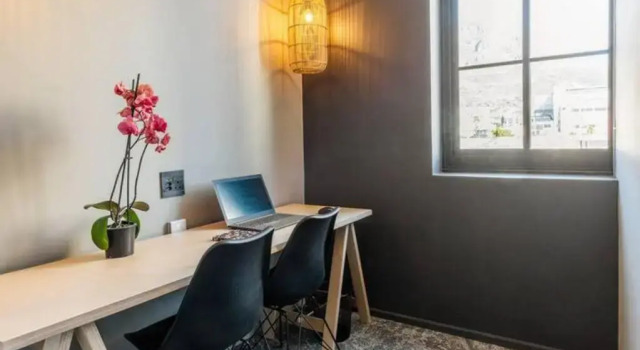 Loft Style Apartment in of the heart of East City. Views&Balcony, Забронировать Апартаменты/квартира Апартаменты Cape Peninsula, Апартаменты/квартира