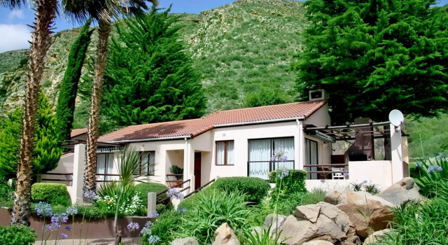 Вилла Montagu Springs Resort