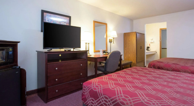 Четырёхместный номер Standard Travelodge by Wyndham Merrill