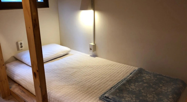 Кровать в общем номере (женский номер) High Street Guest House