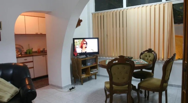 Guesthouse Pension Andrea, Забронировать Отель Тирана область Тирана, рядом с Skanderbeg Square
