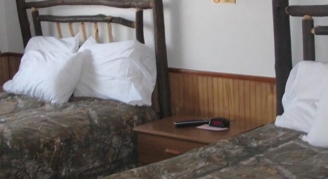 Четырёхместный номер Standard Pine Knoll Hotel Lakeside Lodge & Cabin