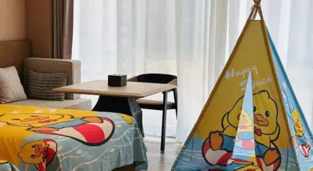Семейный тент MEHOOD LESTIE Hotel (Qingdao Vientiane City, May Fourth Square)