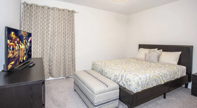 Spacious home with a large pool near Disney, Rezerwuj Hotel Kissimmee Kissimmee