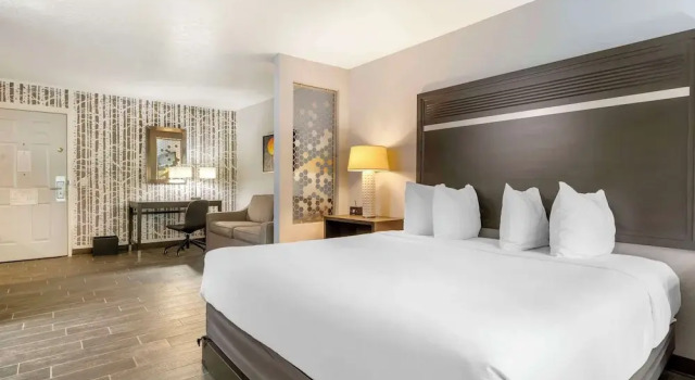 Люкс с балконом Best Western Corvallis