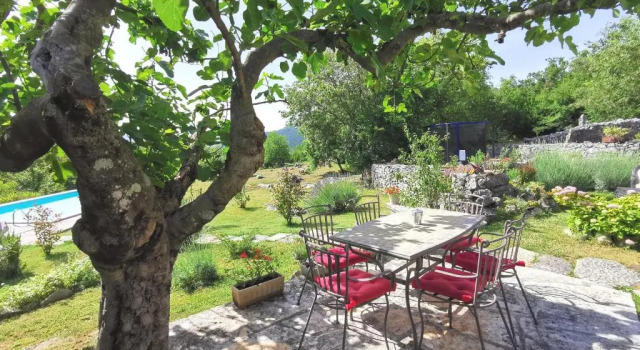 Коттедж Holiday Home Mavrici - Two Bedroom Holiday Home with Pool