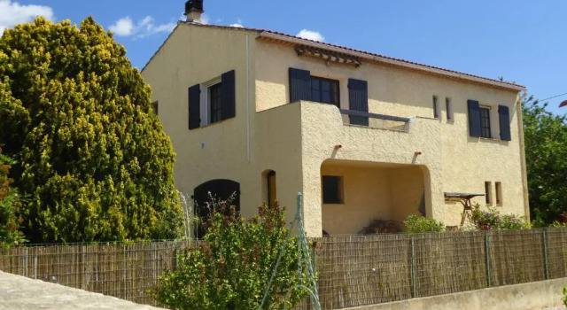 Les Pucines T2 bas de villa