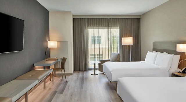 Четырёхместный номер Premium AC Hotel by Marriott Durham Duke University