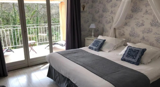Номер Superior Logis Hôtel le Mas dHélène