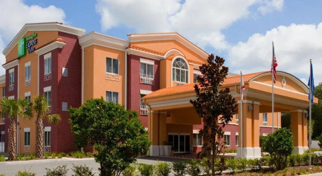 Четырёхместный номер Standard Holiday Inn Express Hotel & Suites Brooksville-I-75 by IHG