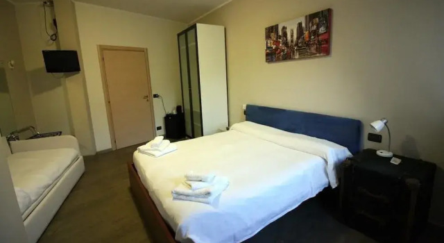 Albergo Ristorante la Bussola, Book Hotel Clusone Bergamo