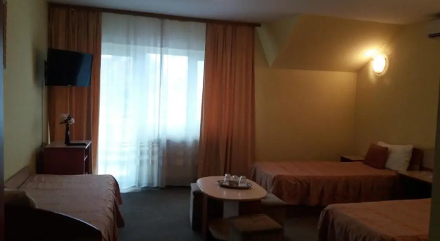 Hotel Queen, Book Hotel Billige hoteller i Arad