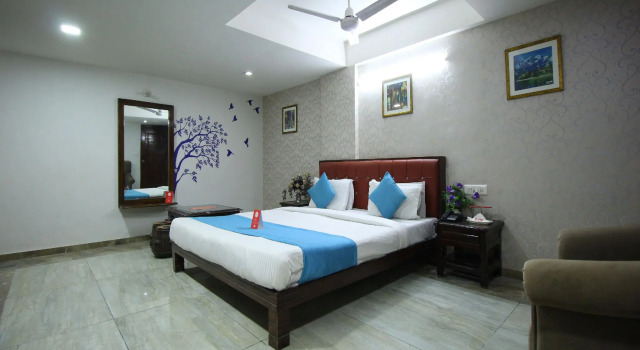 OYO 893 Hotel Seven, Rezervovat Hotel Hotely v Gujarat s parkováním, Parkování