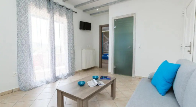 Апартаменты Studios River - Potos Escape with Pool and Views